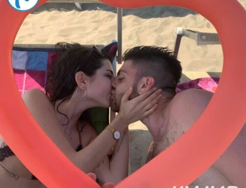 Tanti  baci passionali  scambiati sulle nostre spiagge  in occasione del World K…